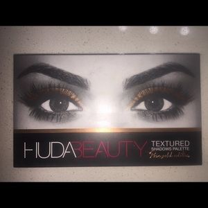 Huda Beauty Rose Gold Palette